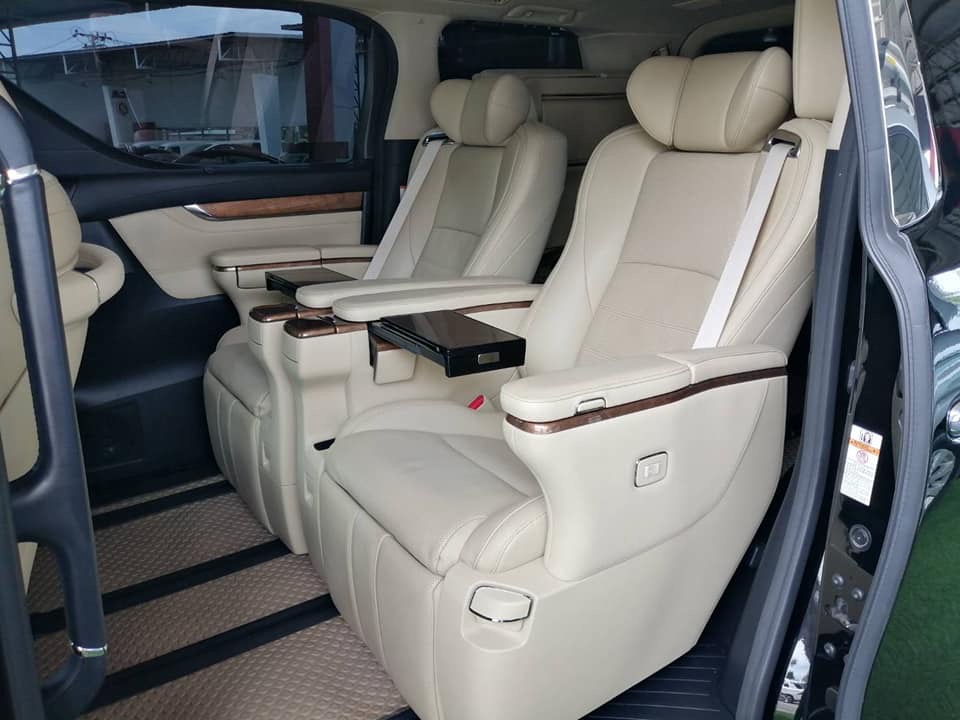 Toyota Alphard ปี 2017 สีดำ (รูปที่ 6)