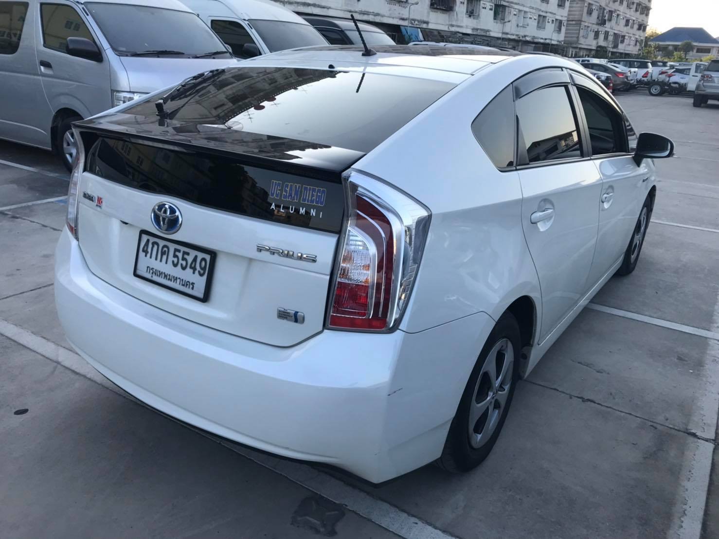 Toyota Prius ปี 2015 สีขาว (รูปที่ 11)