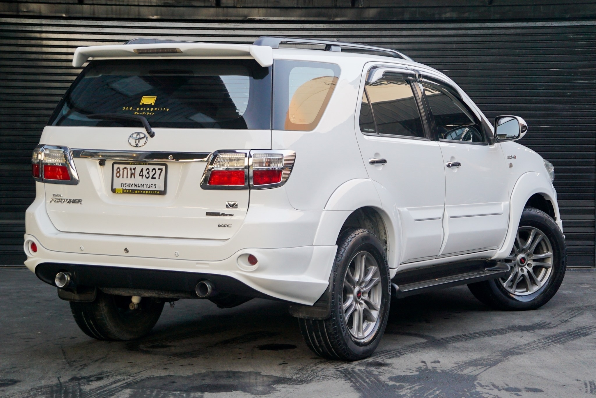 Toyota Fortuner ไมเนอร์เชนจ์ 1 ปี 2011 สีขาว (รูปที่ 2)