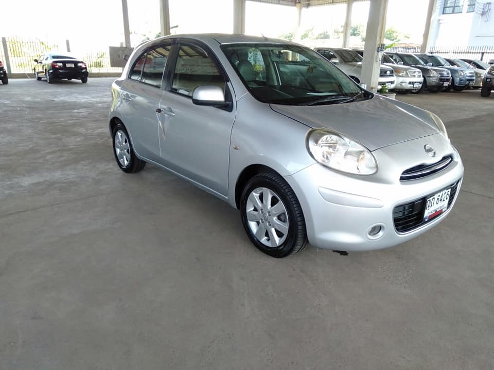 Nissan March ปี 2011 สีเงิน (รูปที่ 2)