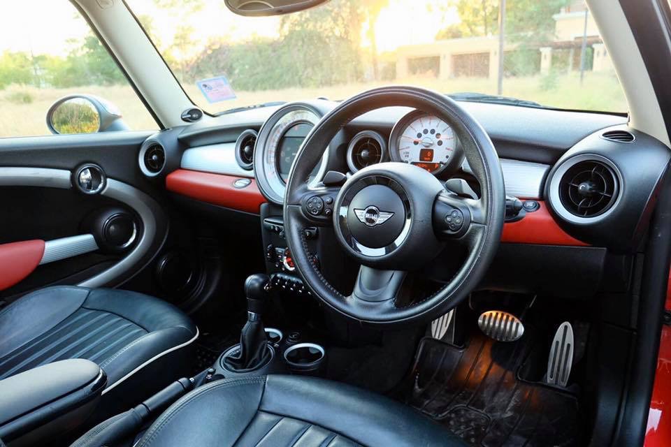 Mini Hatch (Cooper) Gen2 R56 ปี 2011 สีแดง