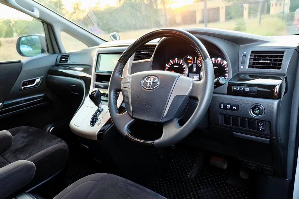 Toyota Vellfire ปี 2012 สีขาว (รูปที่ 9)
