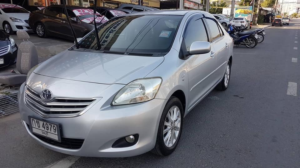 Toyota Vios ปี 2010 สีเงิน
