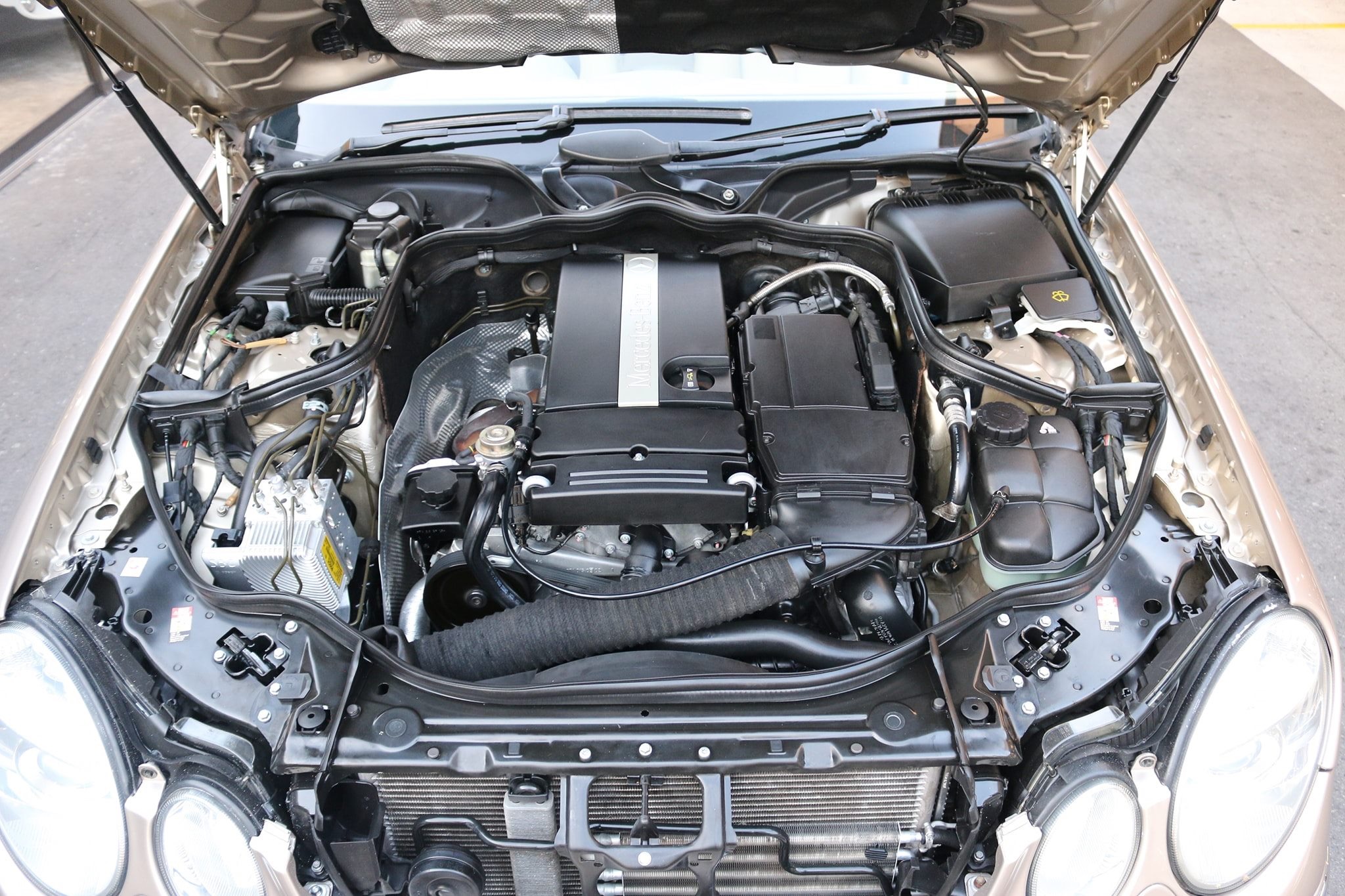 Mercedes-Benz E-Class W211 E200 ปี 2005 สีทอง (รูปที่ 19)