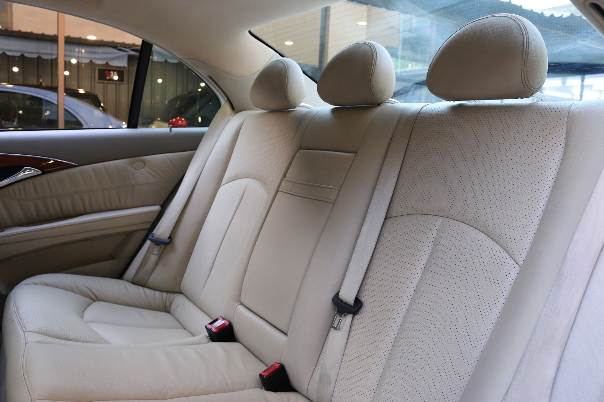 Mercedes-Benz E-Class W211 E200 ปี 2005 สีทอง (รูปที่ 18)