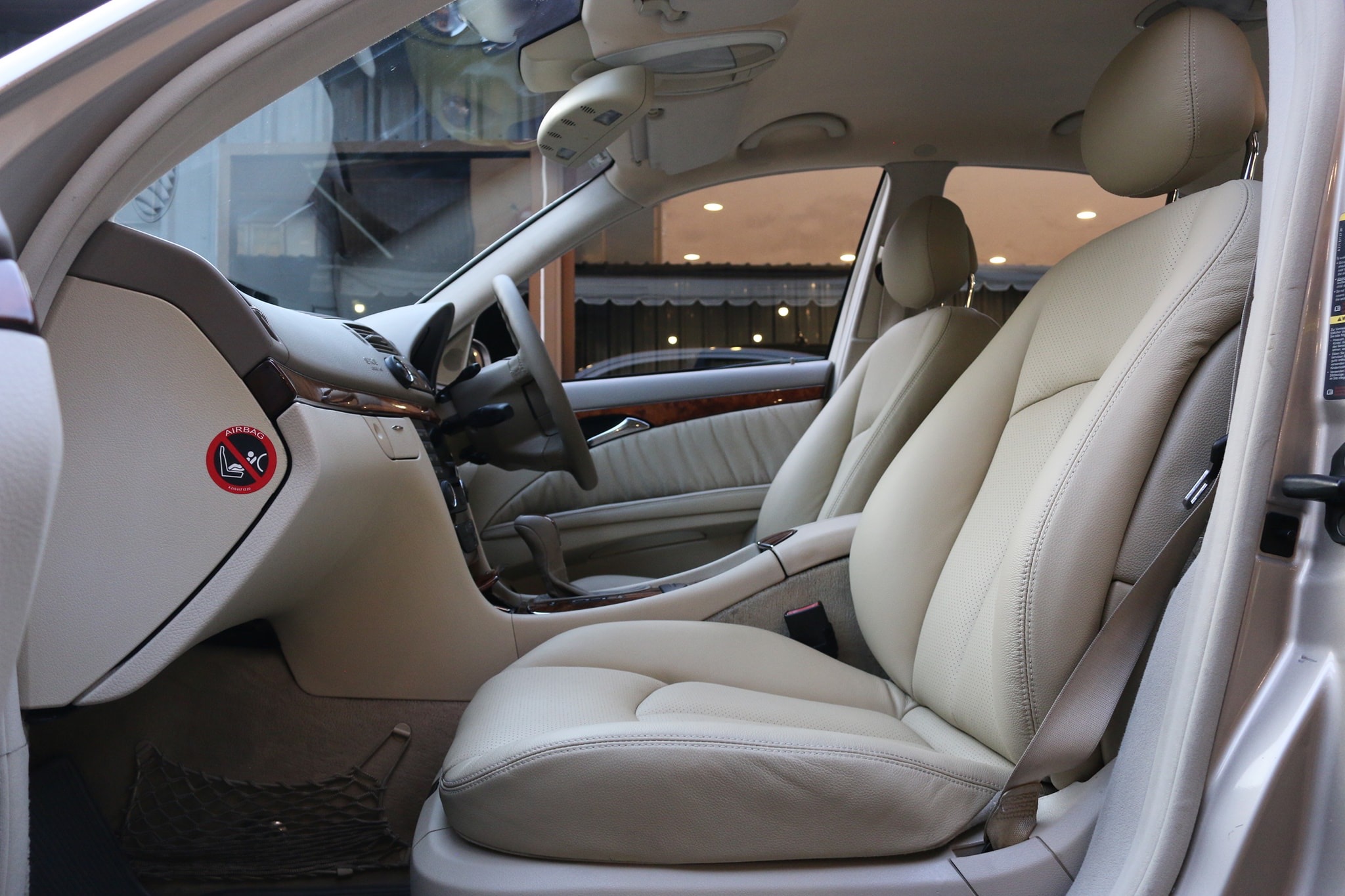 Mercedes-Benz E-Class W211 E200 ปี 2005 สีทอง (รูปที่ 13)