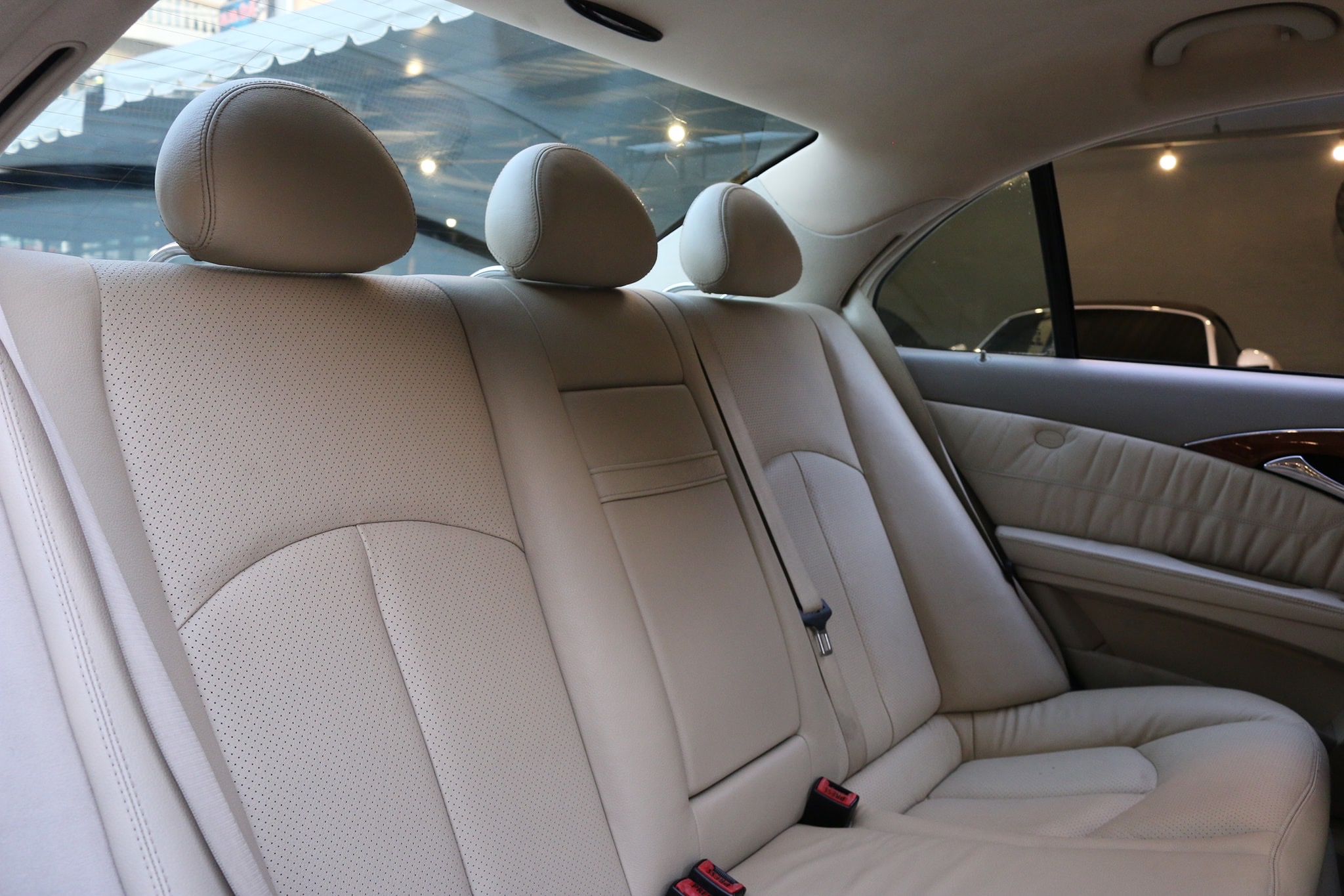Mercedes-Benz E-Class W211 E200 ปี 2005 สีทอง (รูปที่ 10)
