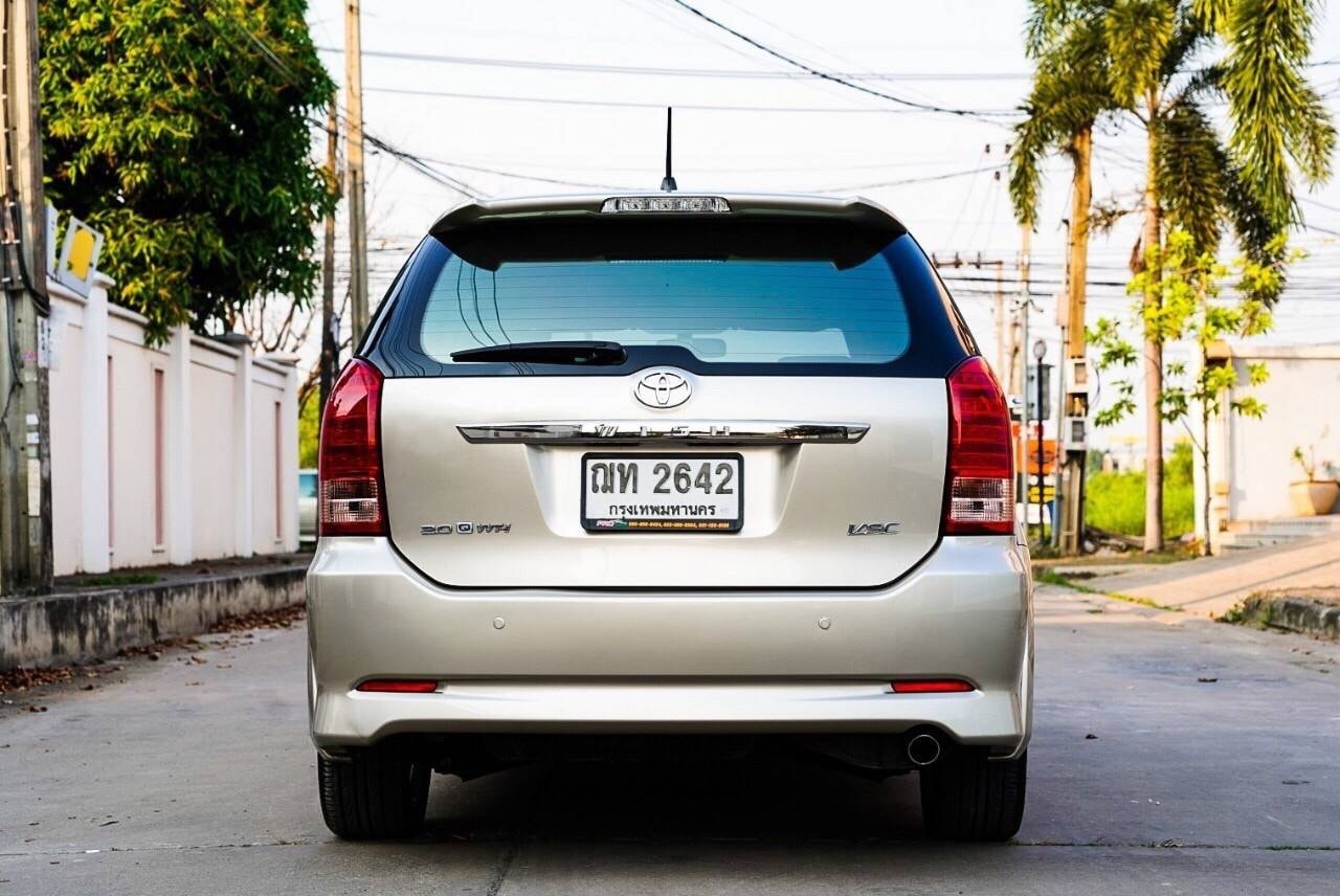 Toyota Wish ปี 2008 สีทอง