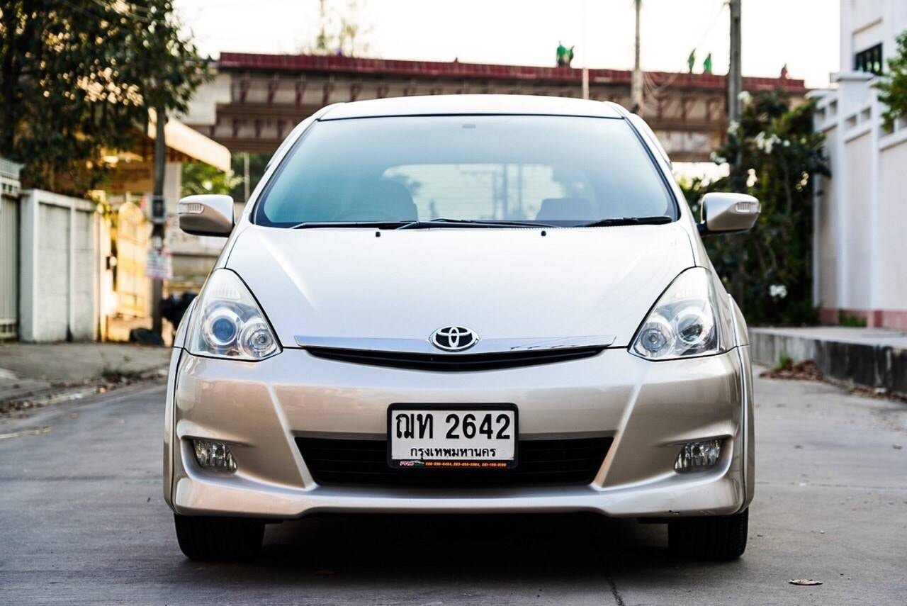 Toyota Wish ปี 2008 สีทอง