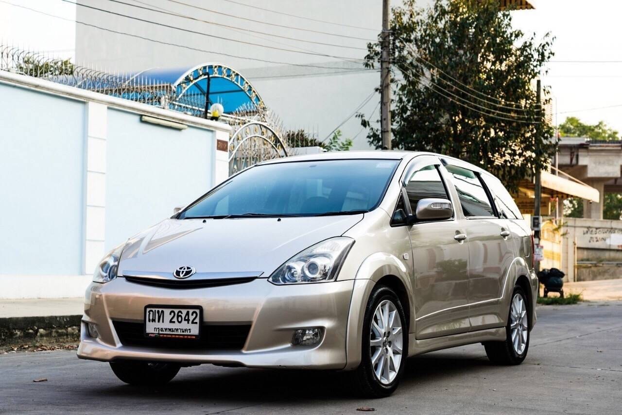 Toyota Wish ปี 2008 สีทอง