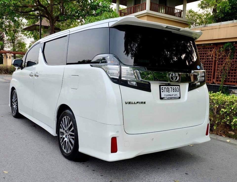 Toyota Vellfire ปี 2016 สีขาว