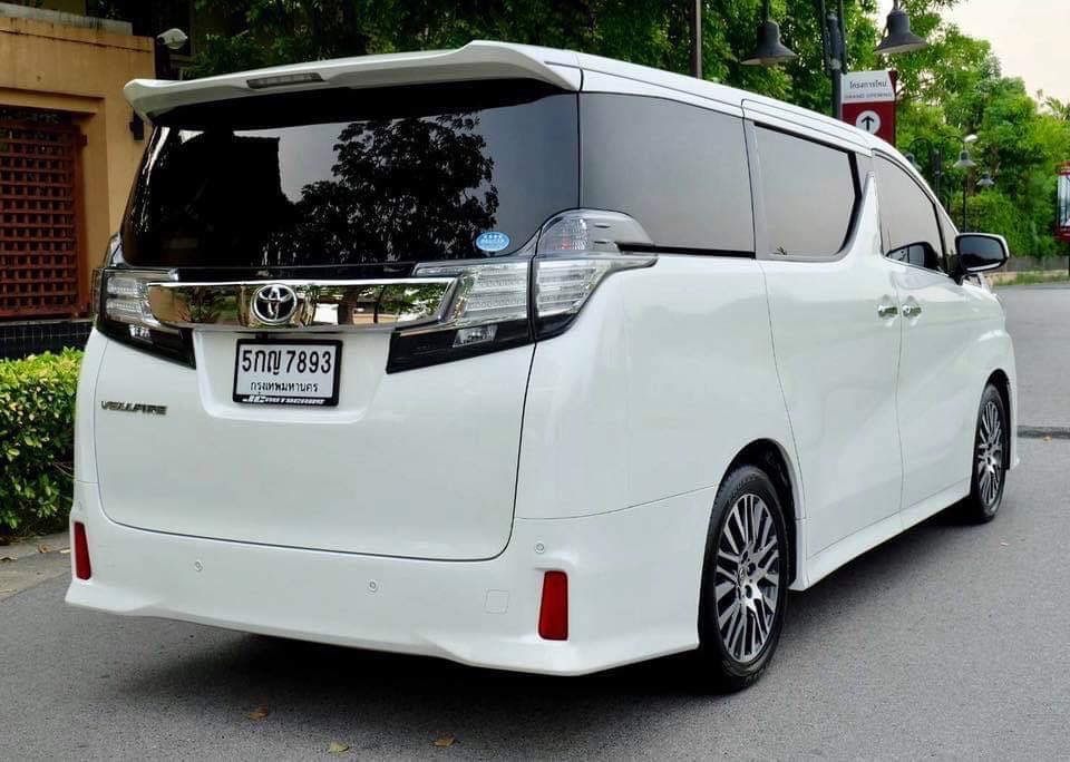 Toyota Vellfire ปี 2016 สีขาว