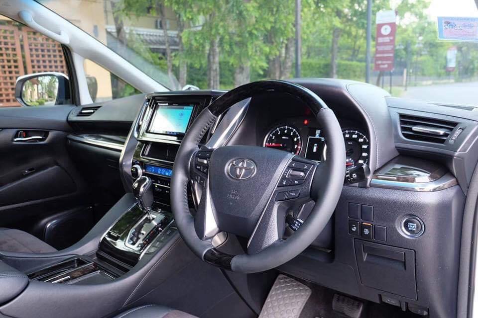 Toyota Vellfire ปี 2016 สีขาว (รูปที่ 10)