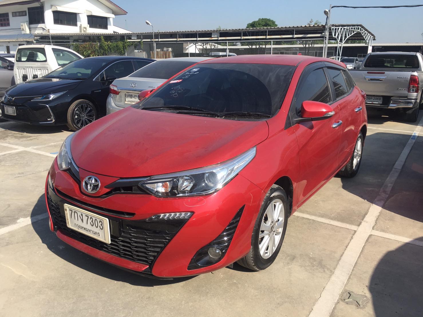 Toyota Yaris ปี 2017 สีแดง (รูปที่ 3)