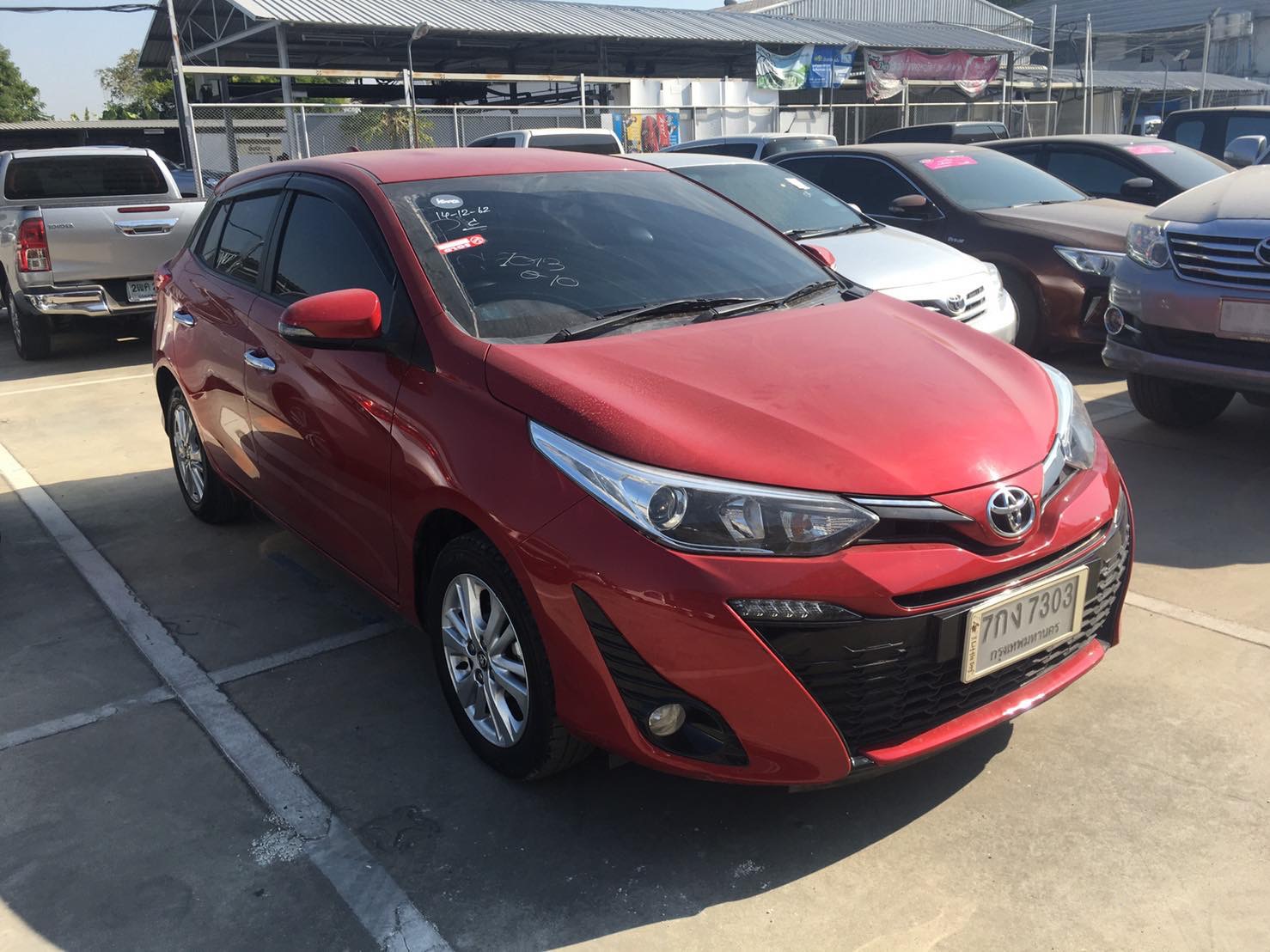 Toyota Yaris ปี 2017 สีแดง