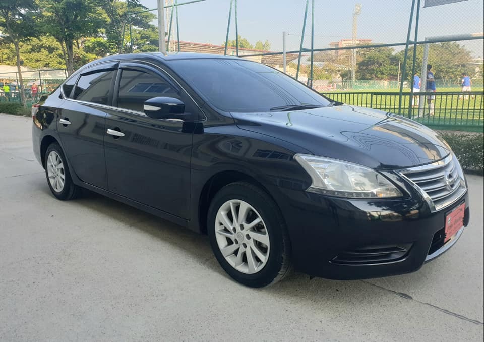 Nissan Sylphy ปี 2012 สีดำ (รูปที่ 2)