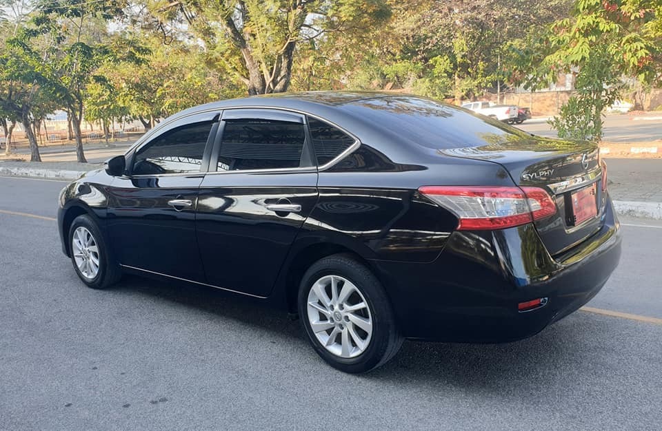 Nissan Sylphy ปี 2012 สีดำ (รูปที่ 9)