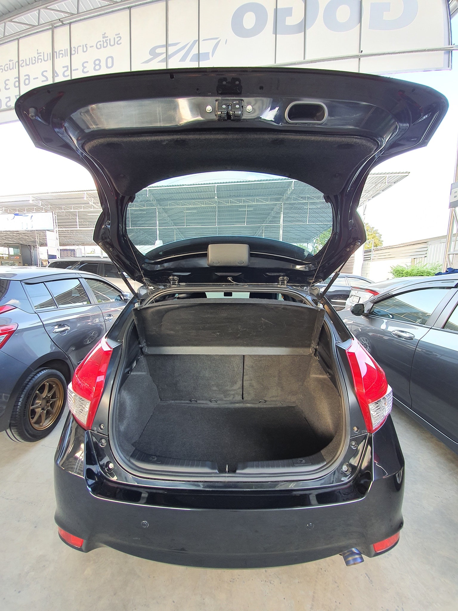 Toyota Yaris ปี 2014 สีดำ (รูปที่ 8)
