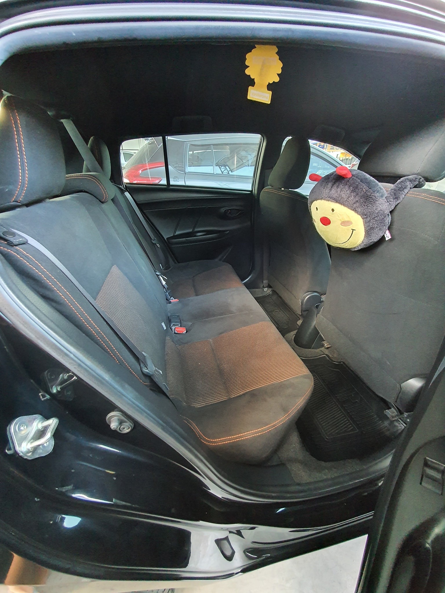 Toyota Yaris ปี 2014 สีดำ (รูปที่ 7)