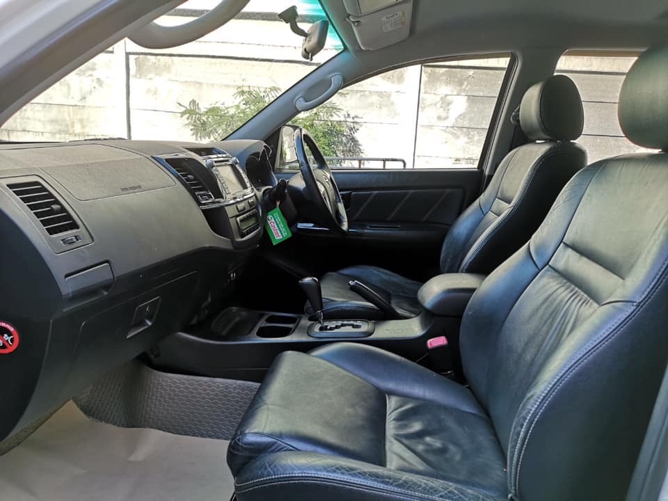 Toyota Fortuner ไมเนอร์เชนจ์ 2 ปี 2015 สีขาว (รูปที่ 13)