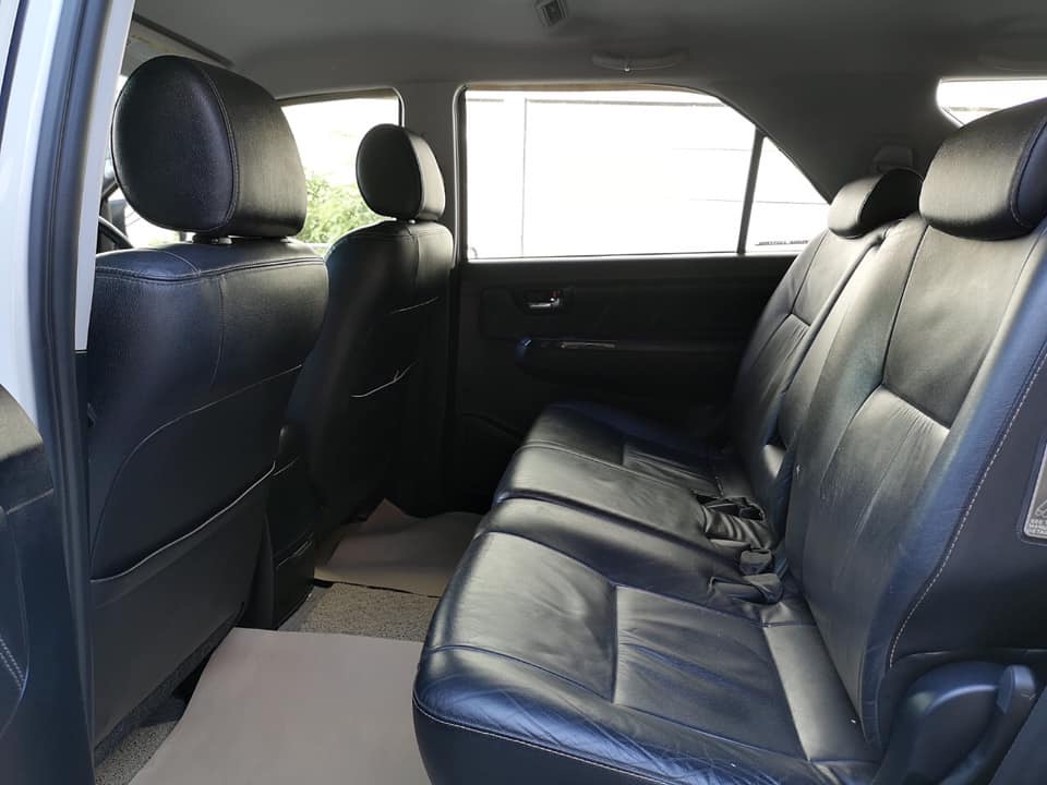 Toyota Fortuner ไมเนอร์เชนจ์ 2 ปี 2015 สีขาว (รูปที่ 12)