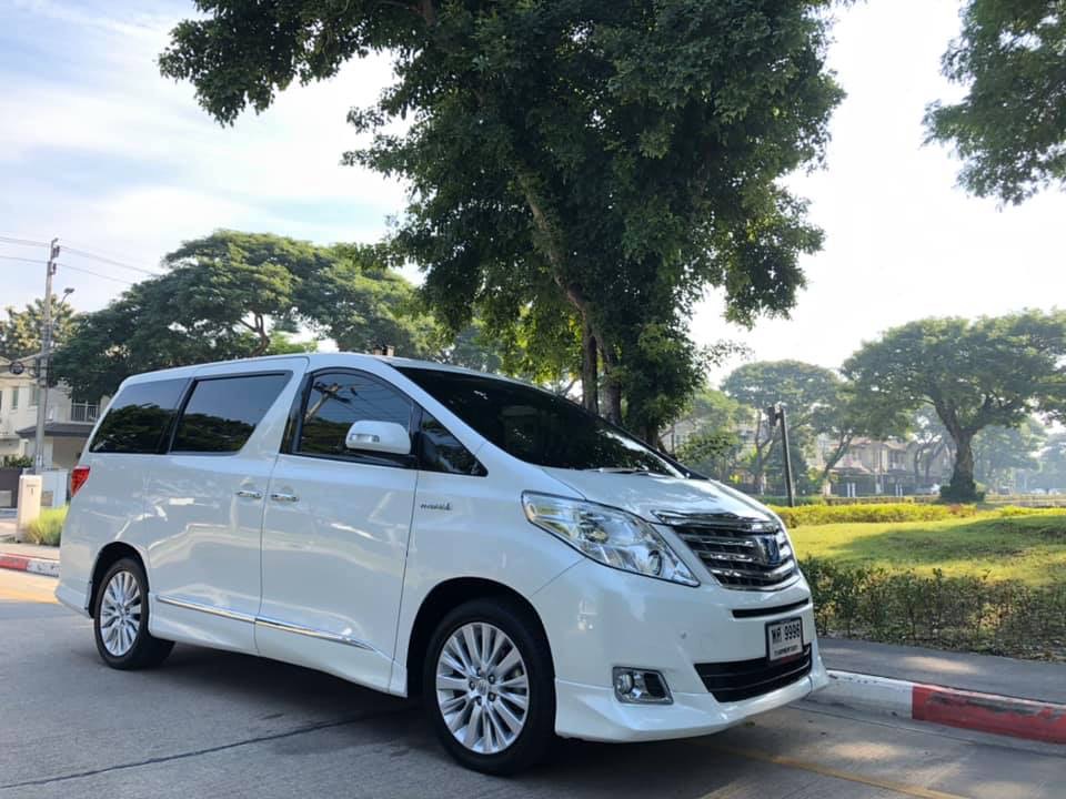 Toyota Alphard ปี 2013 สีขาว