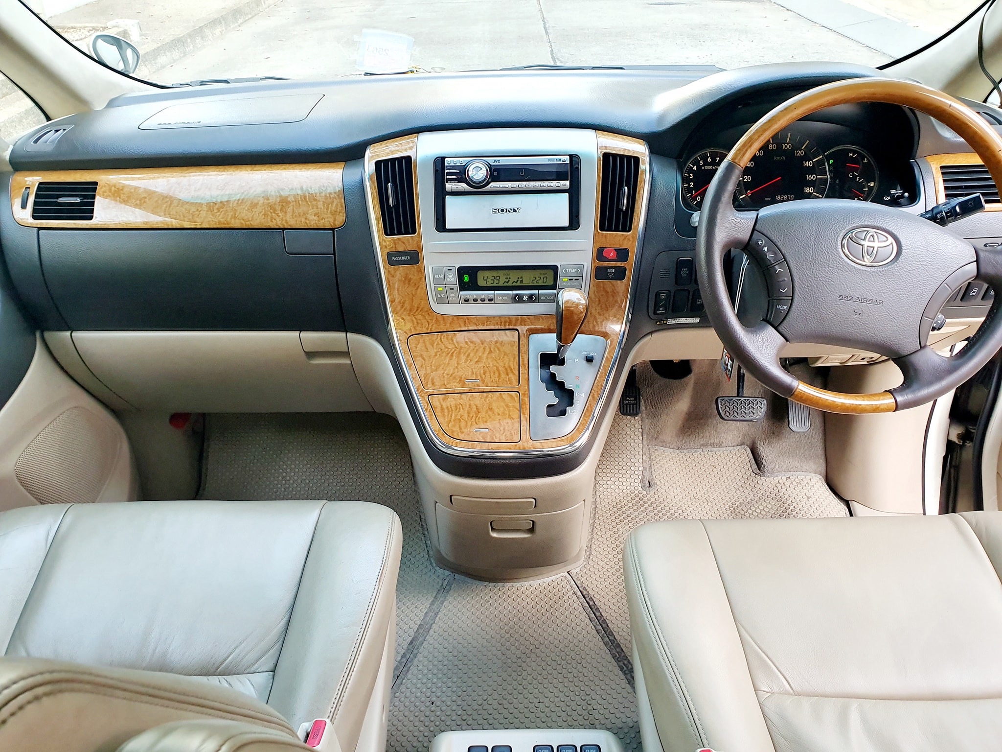 Toyota Alphard ปี 2007 สีขาว (รูปที่ 13)
