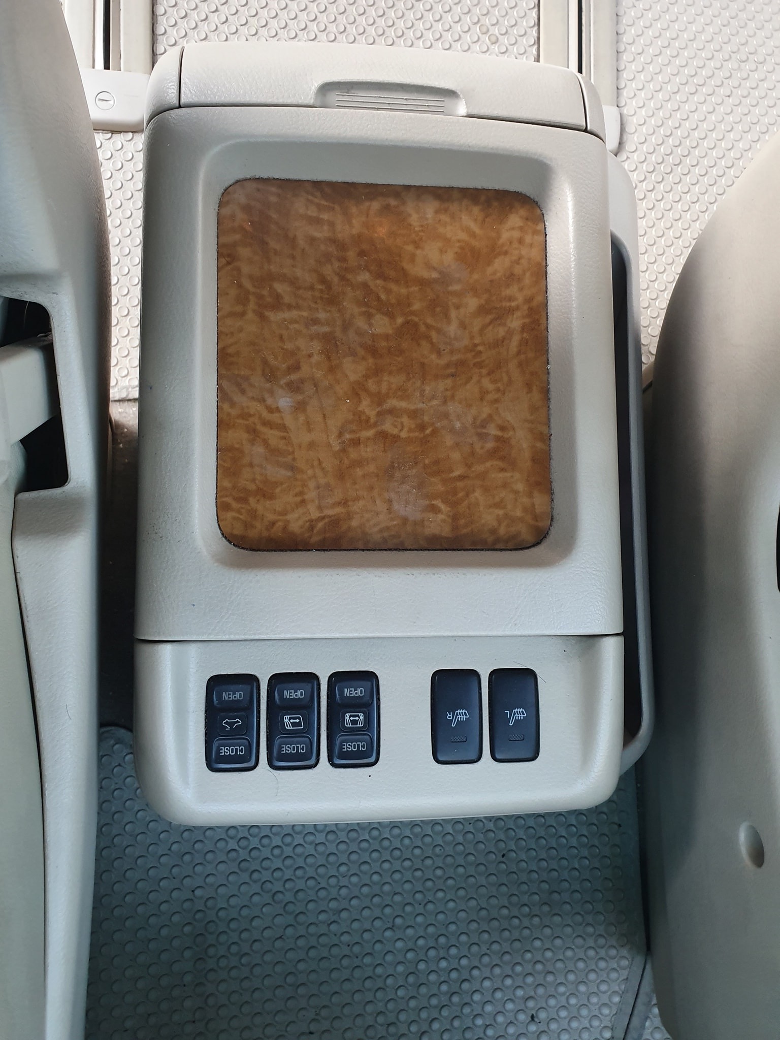 Toyota Alphard ปี 2007 สีขาว (รูปที่ 16)