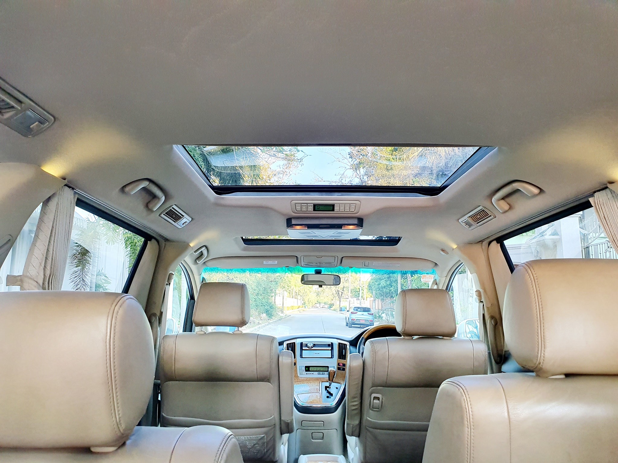 Toyota Alphard ปี 2007 สีขาว (รูปที่ 9)