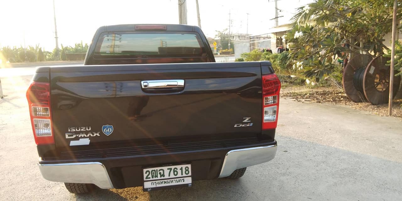 Isuzu D-Max Hi-Lander (Cab) ปี 2017 สีดำ (รูปที่ 8)