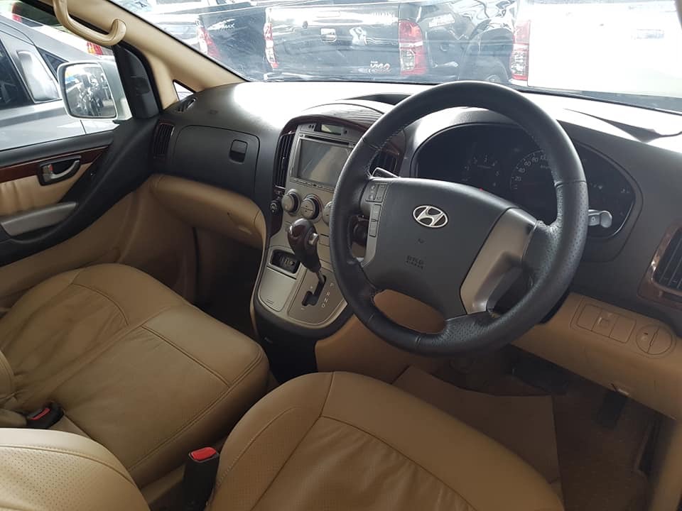 Hyundai Grand Starex ปี 2011 สีขาว (รูปที่ 12)