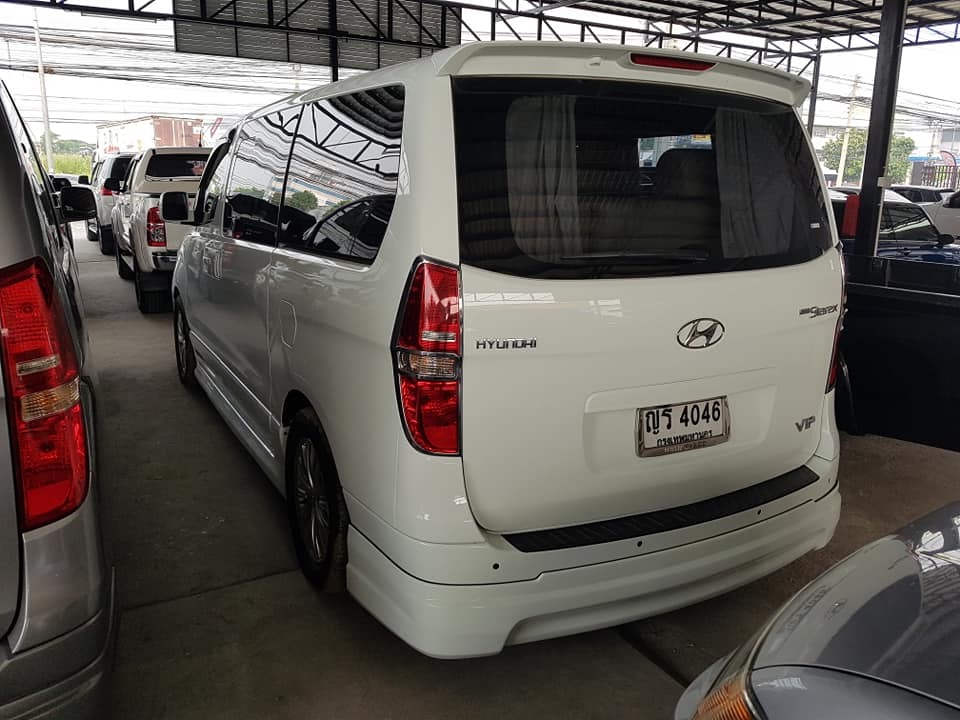 Hyundai Grand Starex ปี 2011 สีขาว