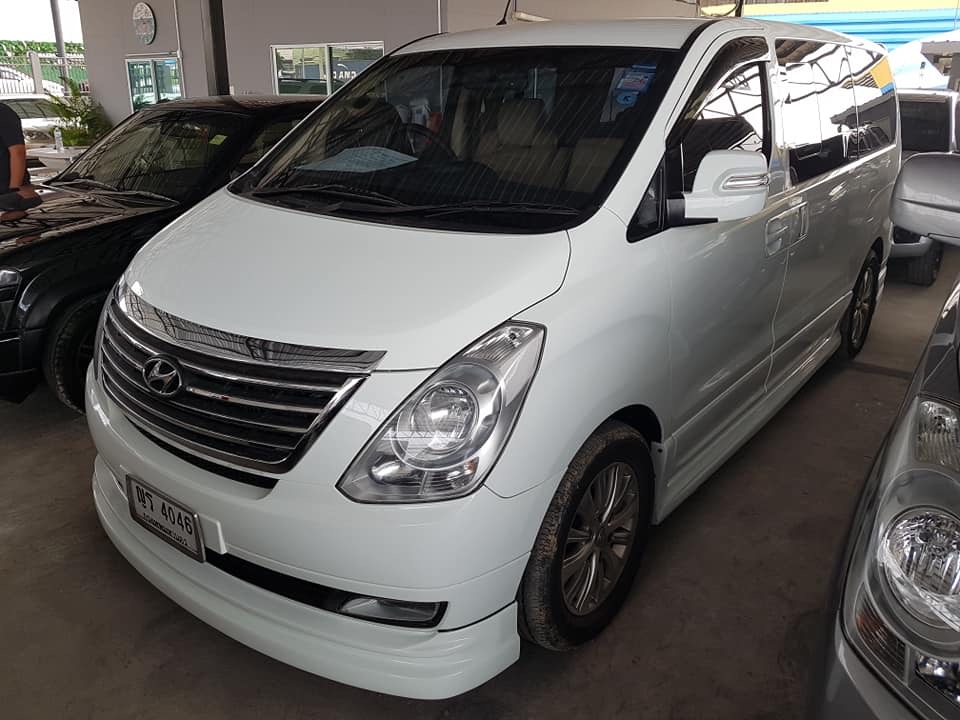 Hyundai Grand Starex ปี 2011 สีขาว