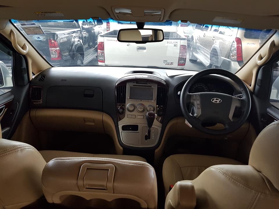 Hyundai Grand Starex ปี 2011 สีขาว (รูปที่ 10)