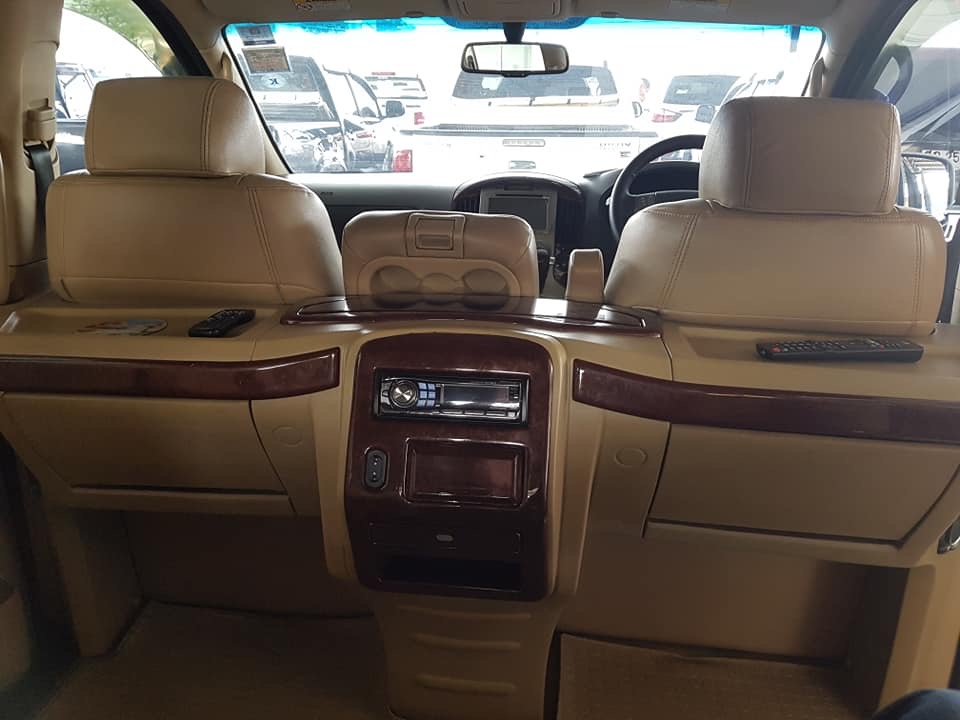 Hyundai Grand Starex ปี 2011 สีขาว (รูปที่ 11)