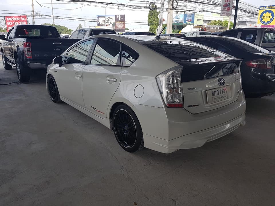 Toyota Prius ปี 2011 สีขาว (รูปที่ 3)