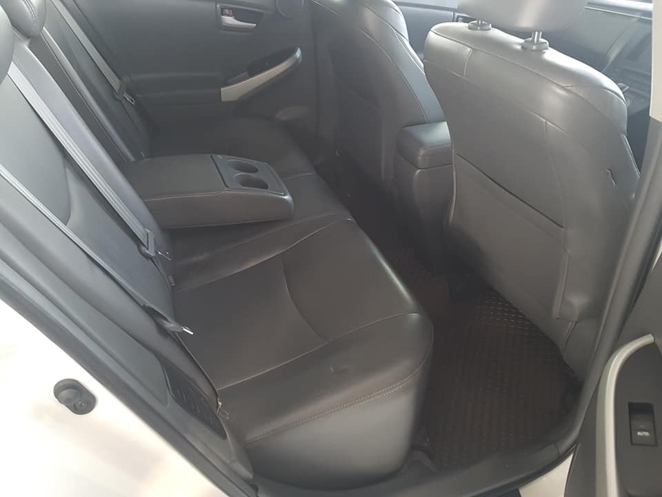 Toyota Prius ปี 2011 สีขาว (รูปที่ 11)