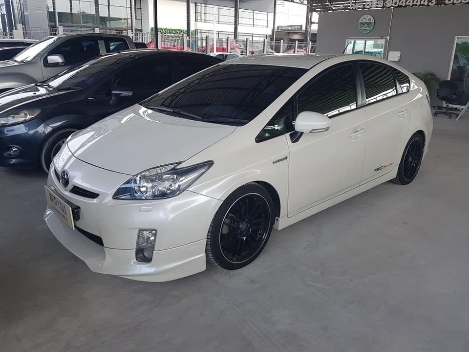 Toyota Prius ปี 2011 สีขาว (รูปที่ 2)