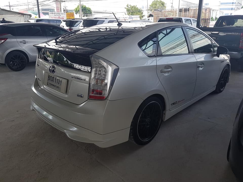 Toyota Prius ปี 2011 สีขาว (รูปที่ 4)