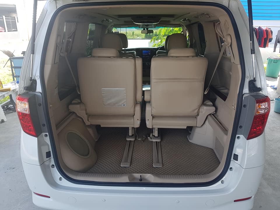 Toyota Alphard ปี 2009 สีขาว