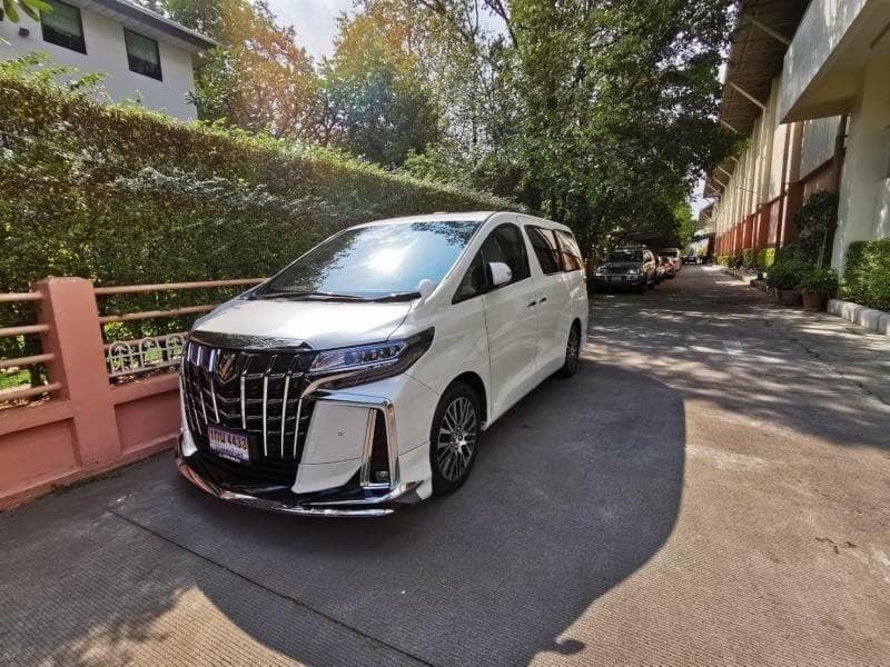 Toyota Alphard ปี 2010 สีขาว (รูปที่ 2)