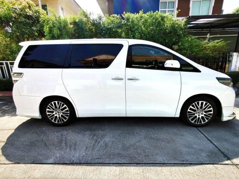 Toyota Alphard ปี 2010 สีขาว