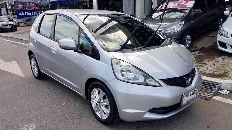 Honda Jazz GE ปี 2009 สีเงิน