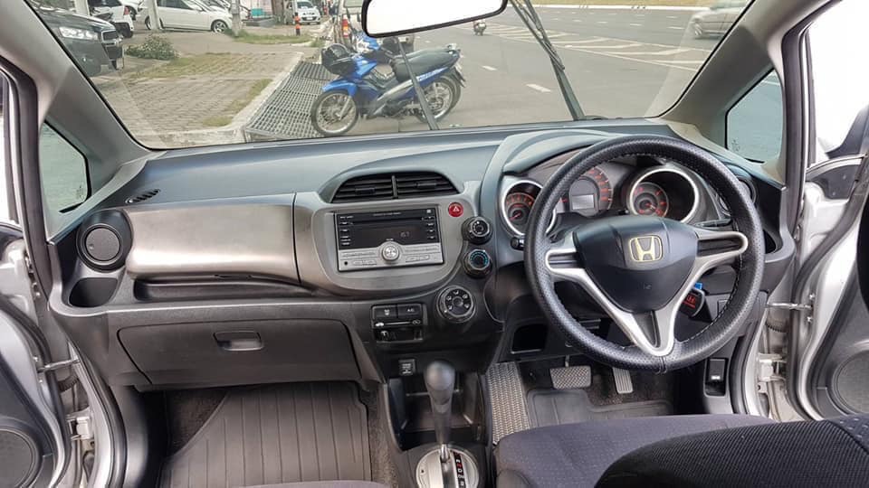 Honda Jazz GE ปี 2009 สีเงิน (รูปที่ 7)