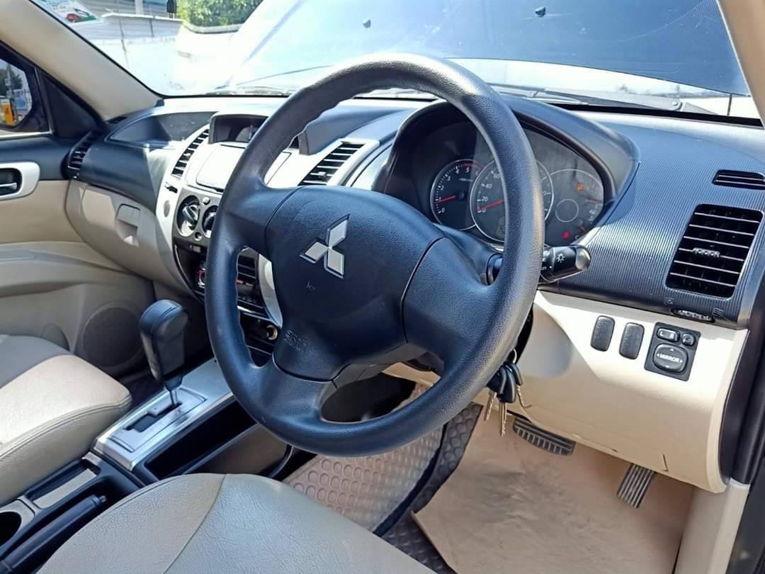 Mitsubishi Pajero Sport ปี 2013 สีดำ (รูปที่ 6)