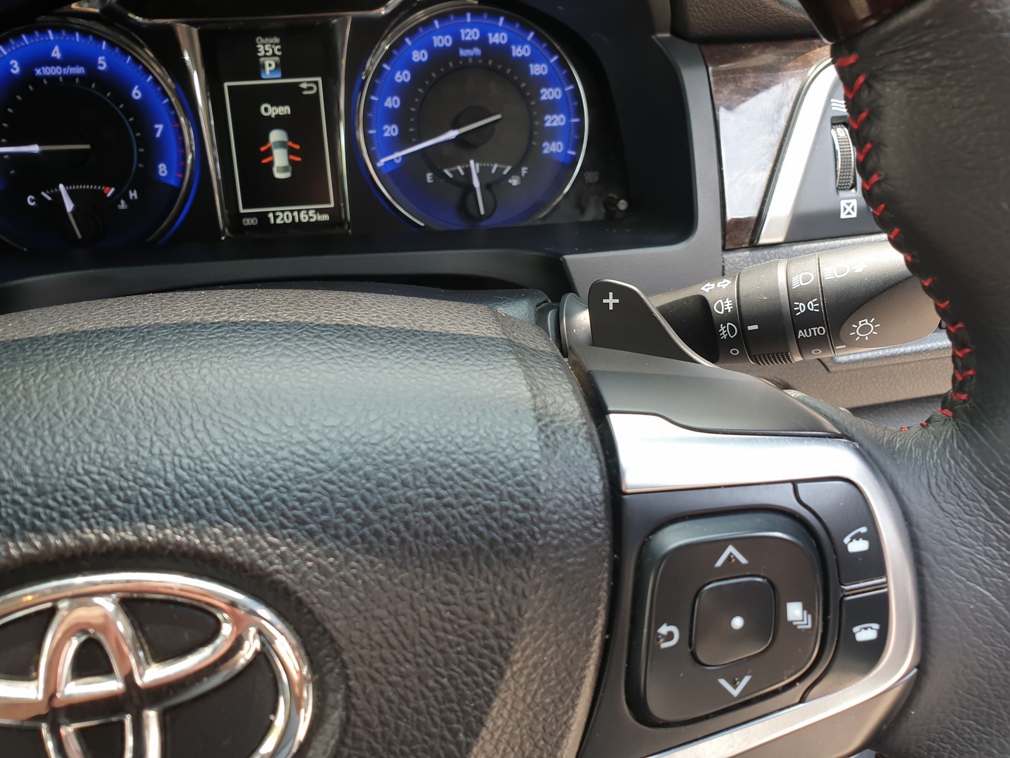 Toyota Camry (XV50) ไมเนอร์เชนจ์ ปี 2016 สีดำ (รูปที่ 13)