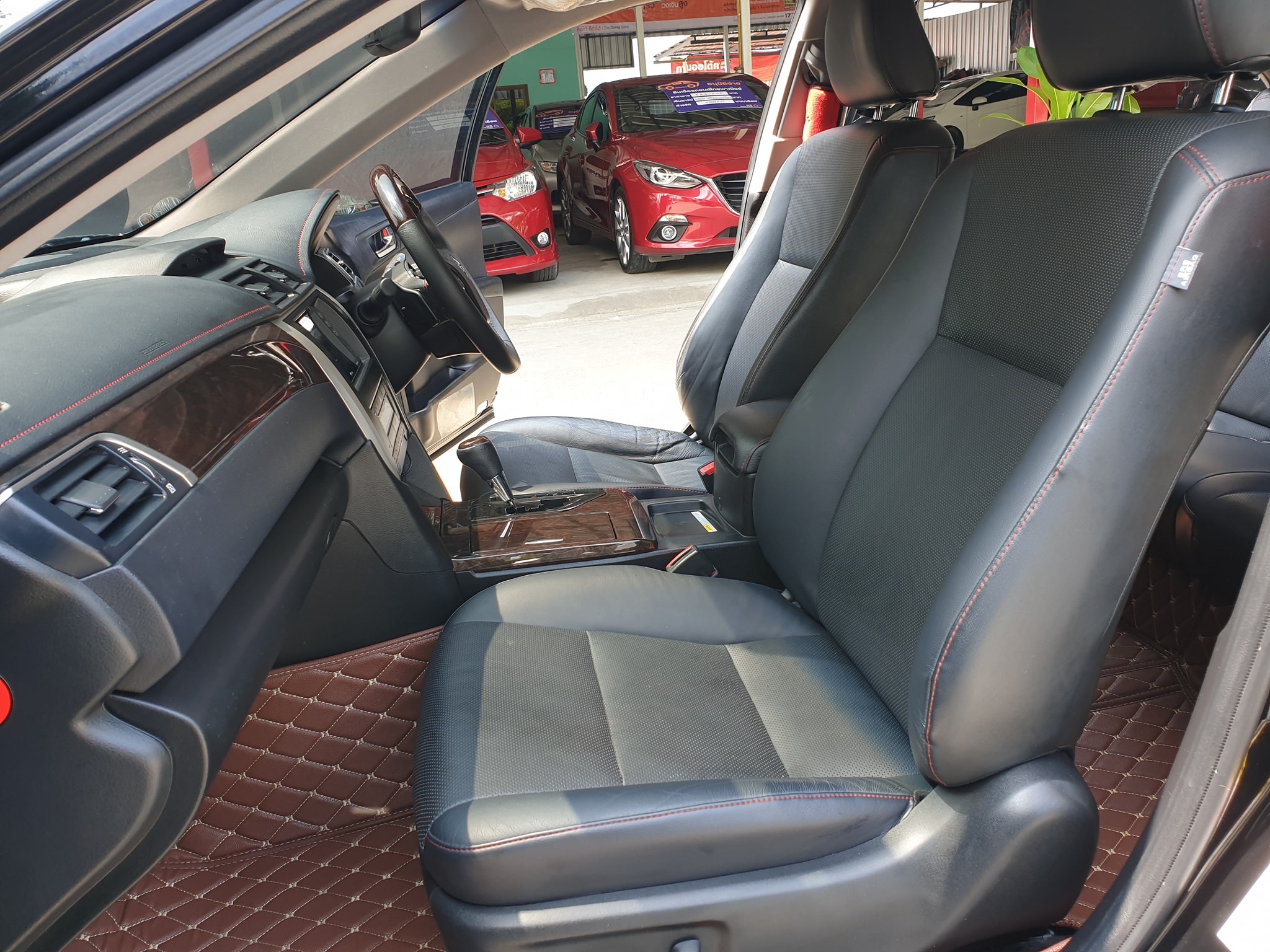 Toyota Camry (XV50) ไมเนอร์เชนจ์ ปี 2016 สีดำ (รูปที่ 8)