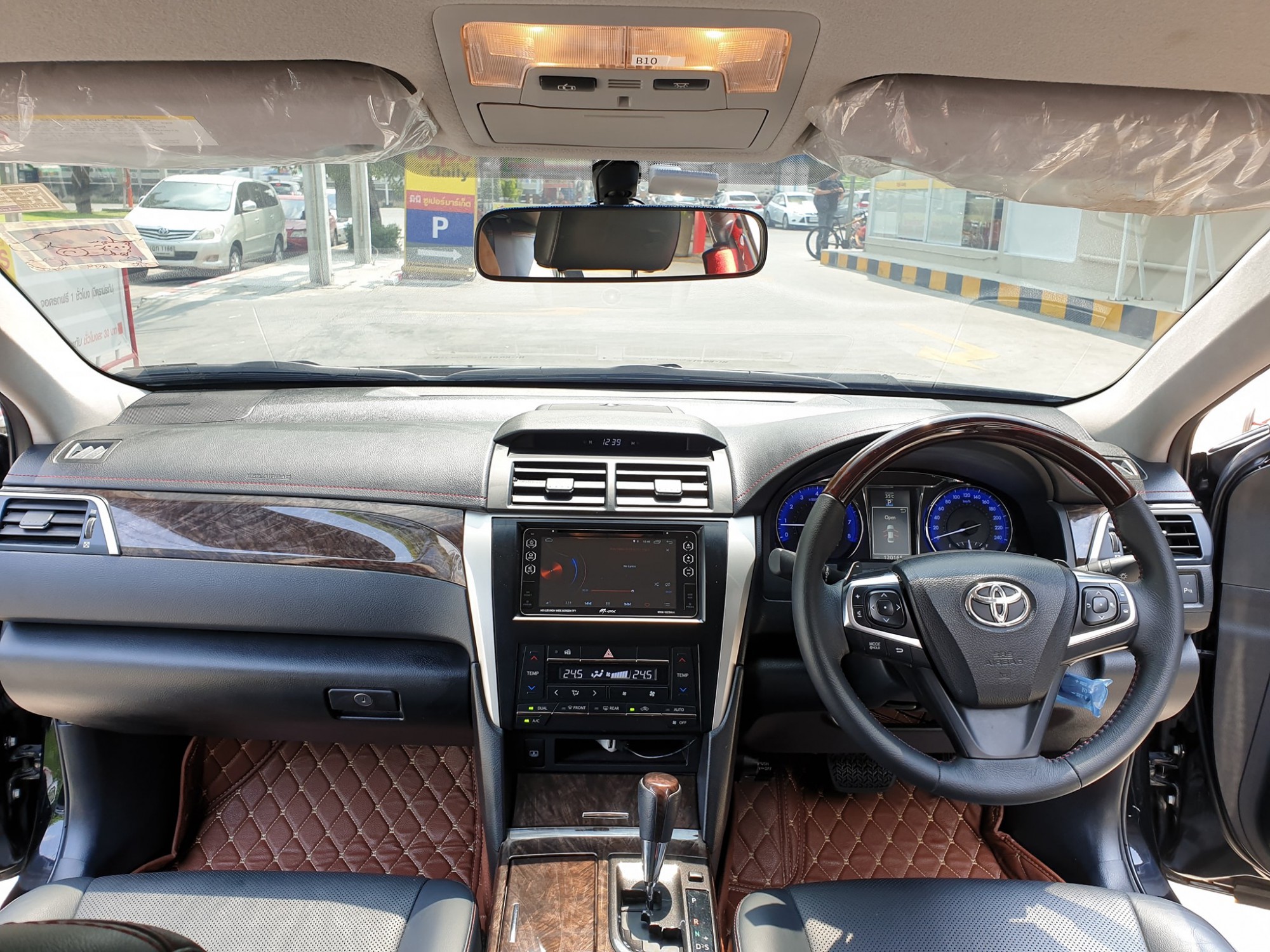 Toyota Camry (XV50) ไมเนอร์เชนจ์ ปี 2016 สีดำ (รูปที่ 7)