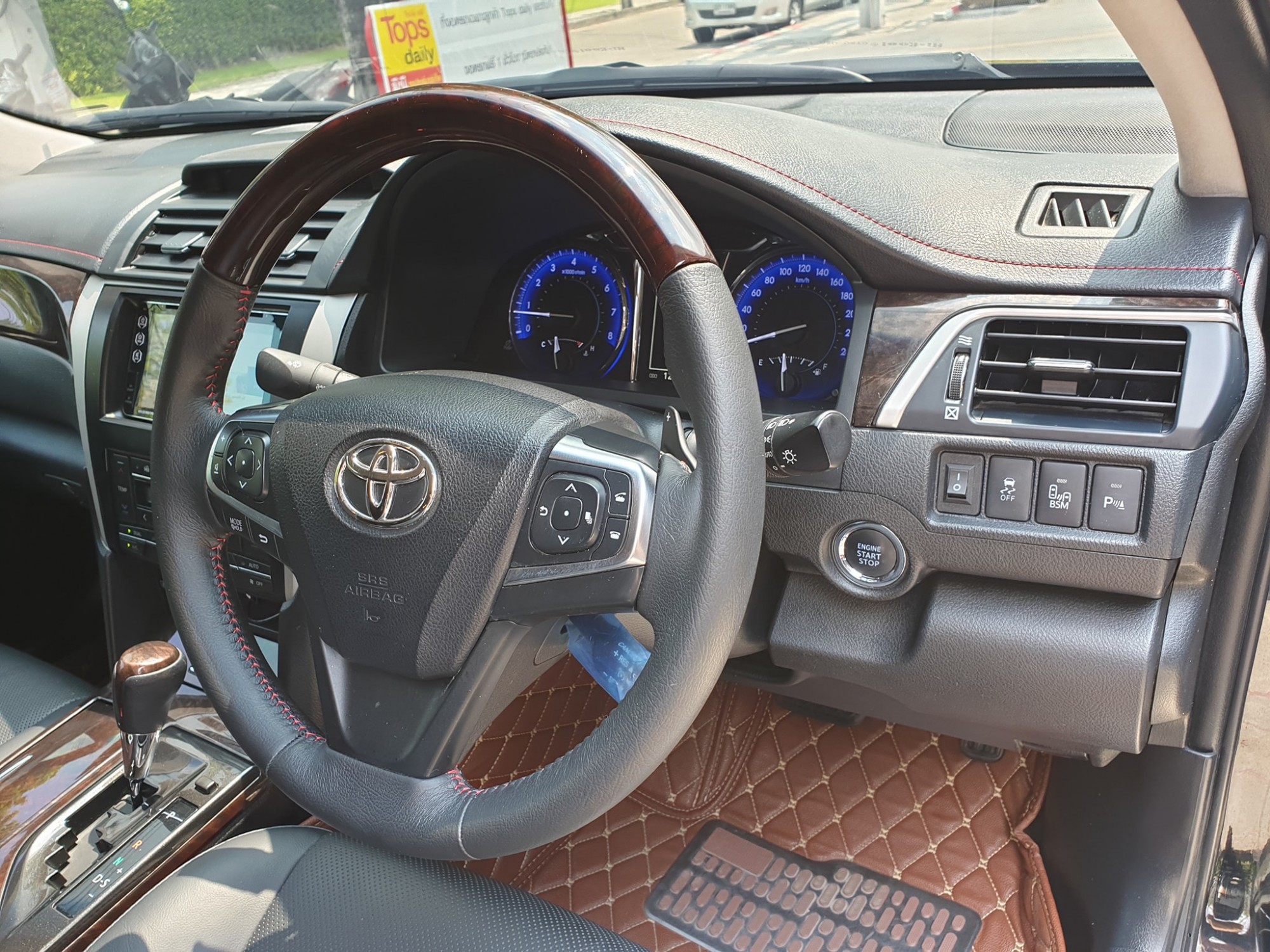 Toyota Camry (XV50) ไมเนอร์เชนจ์ ปี 2016 สีดำ (รูปที่ 16)