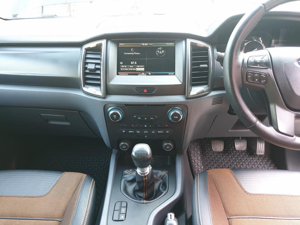 Ford Ranger Hi-Rider (4 ประตู) ปี 2016 สีดำ (รูปที่ 11)